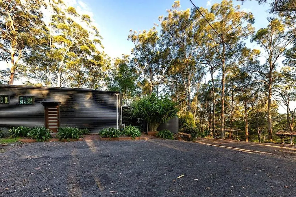 Willa Hunchy Escape Montville