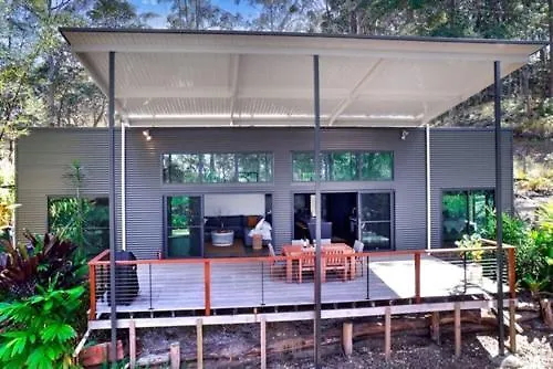 Hunchy Escape Villa Montville