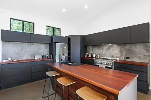 Hunchy Escape Villa Montville Feriehus