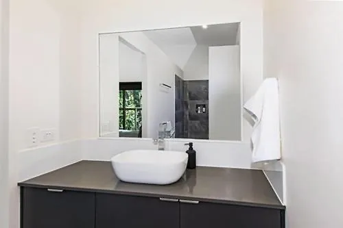 Hunchy Escape Villa Montville